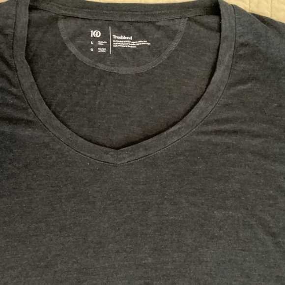 NWOT Women’s TreeBlend T-shirt - Picture 2 of 2